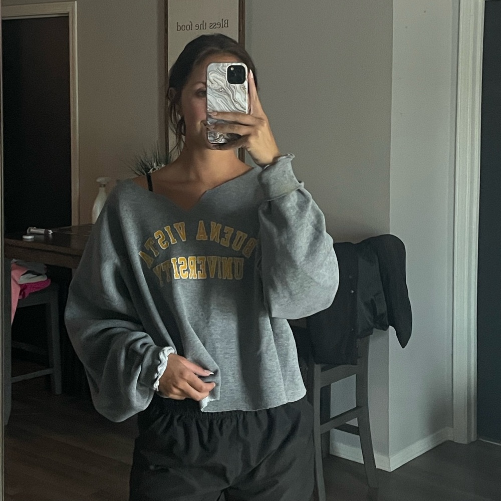 buena vista grey crewneck sweatshirt